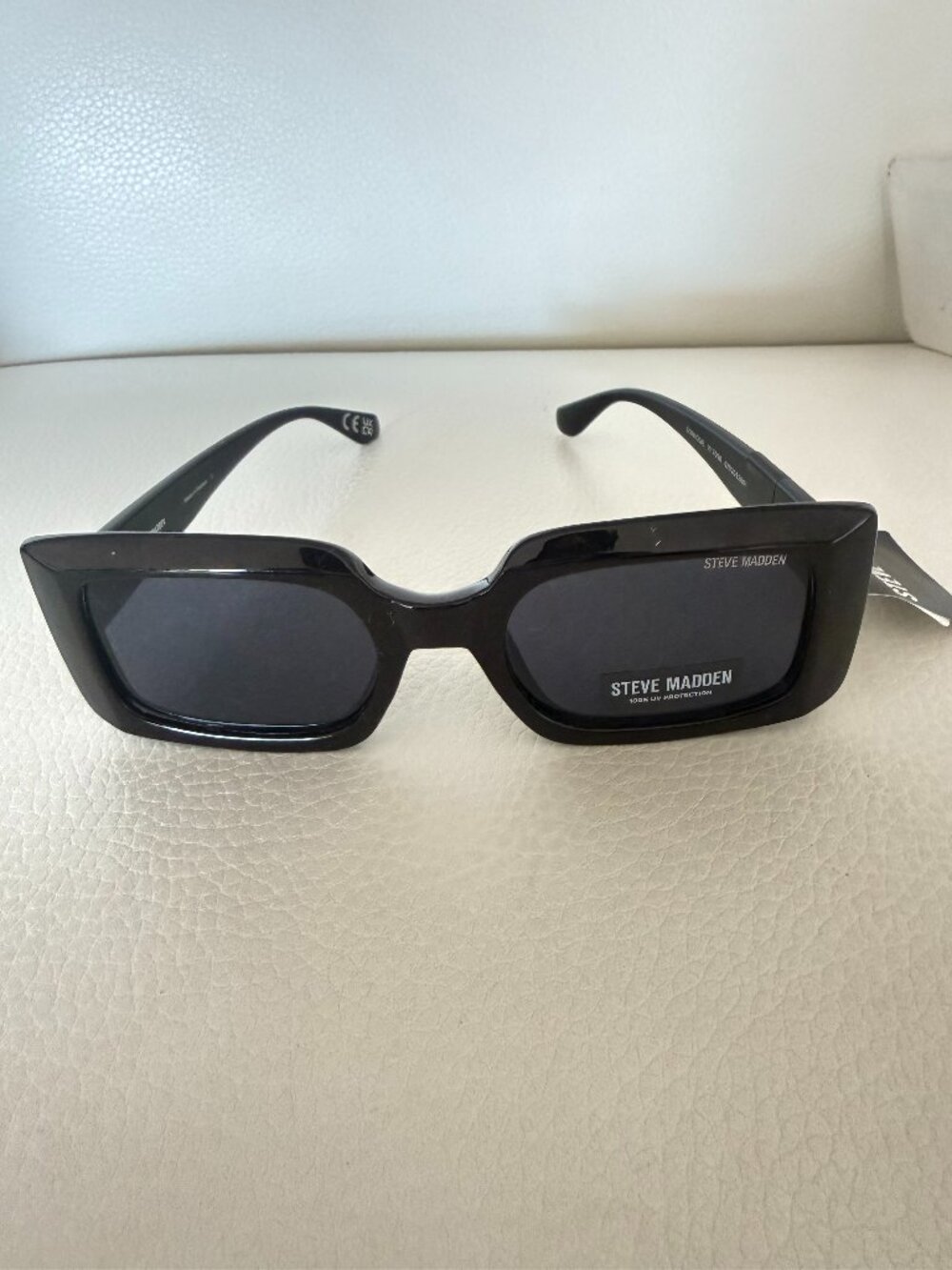 NWT STEVE MADDEN SONIQUE BLACK RECTANGULAR SUNGLASSES RETRO STYLE